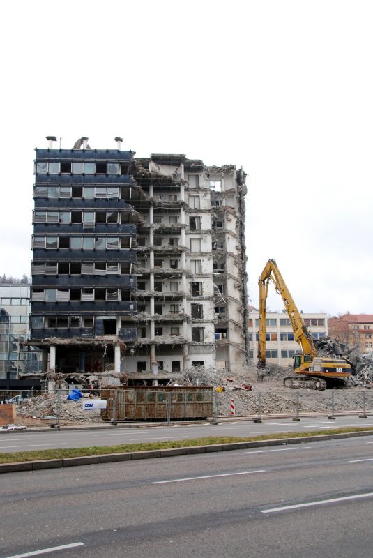 Commercial Building Removal in Sacramento, CA